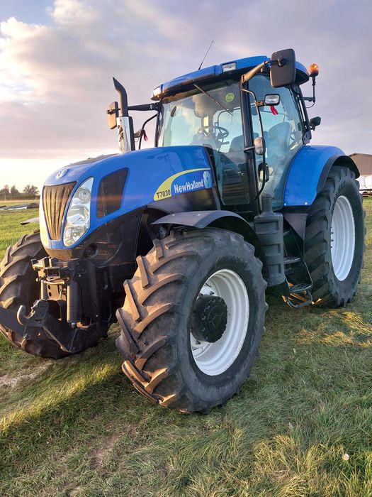 New Holland T7030