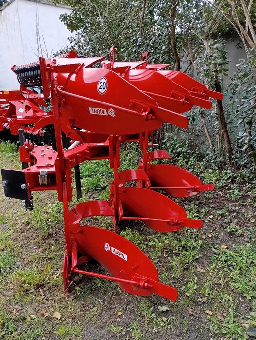 AKPIL KM 80 3+  Pług Akpil  km 80 3+Obracalny