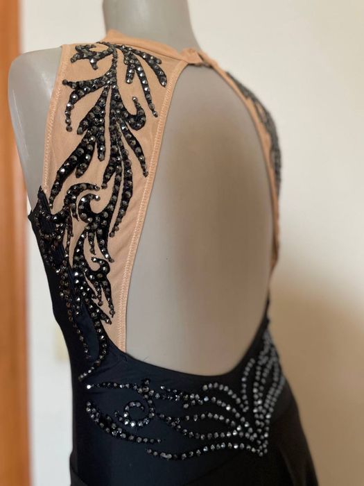 Сукня для виступу