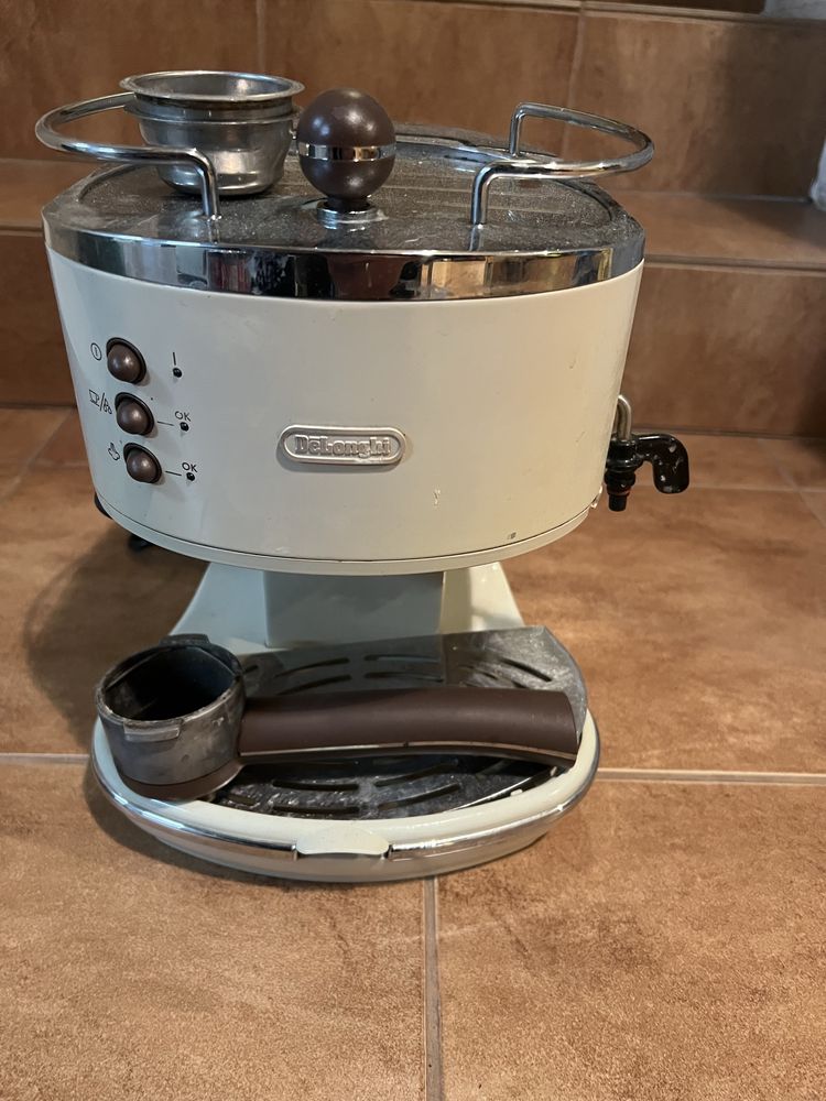Ekspres cisniniowy DeLonghi
