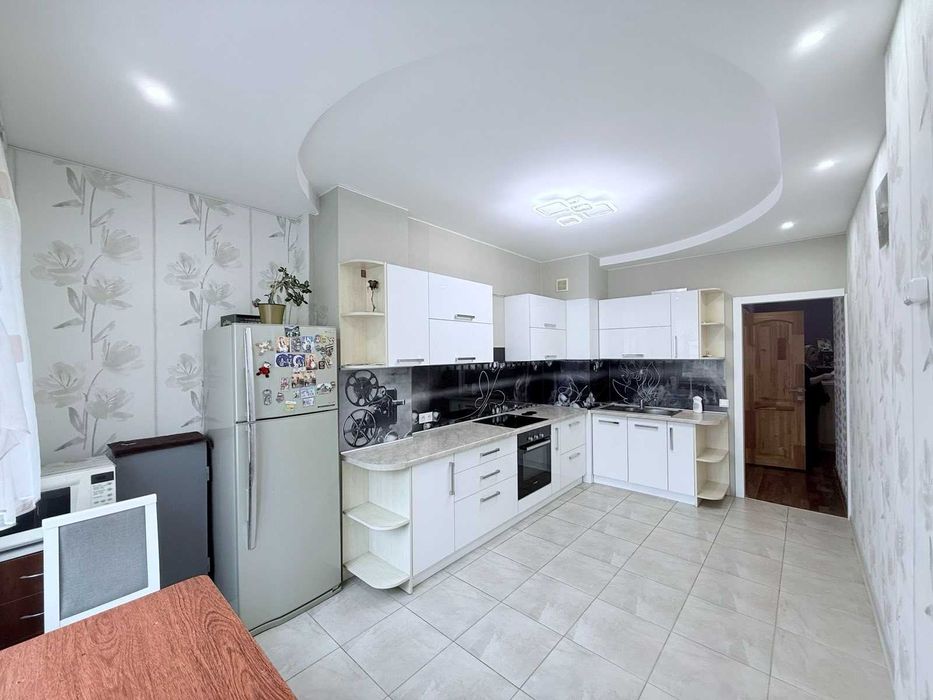 Продам 2 комнатную квартиру с кладовкой в Радужном