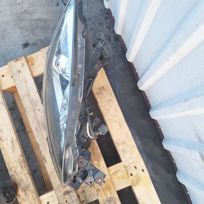 Lampa przód lewa I prawa Mazda 6 ll 08-12r UK
