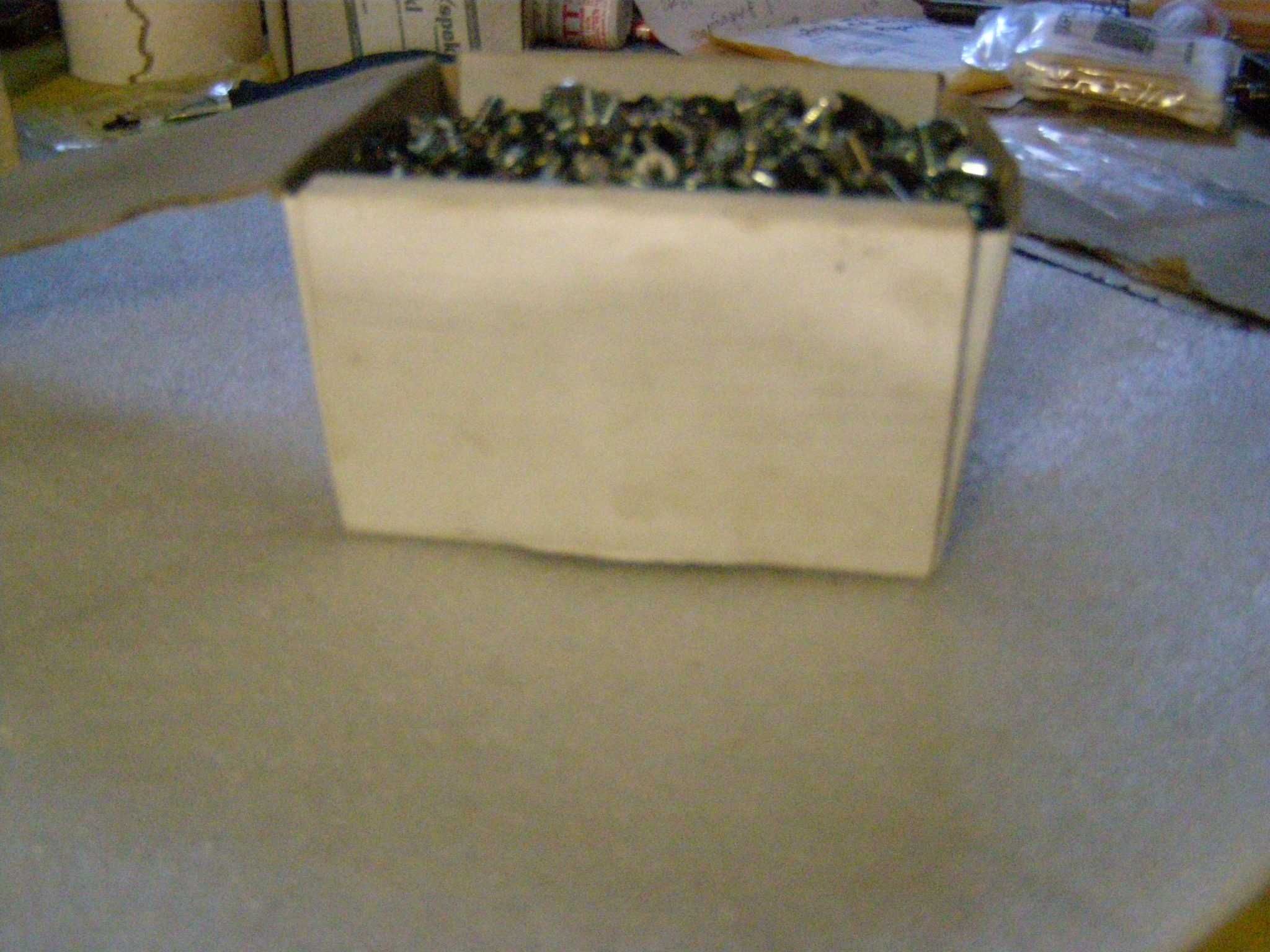 Коробка с болтами с разборки мониторов