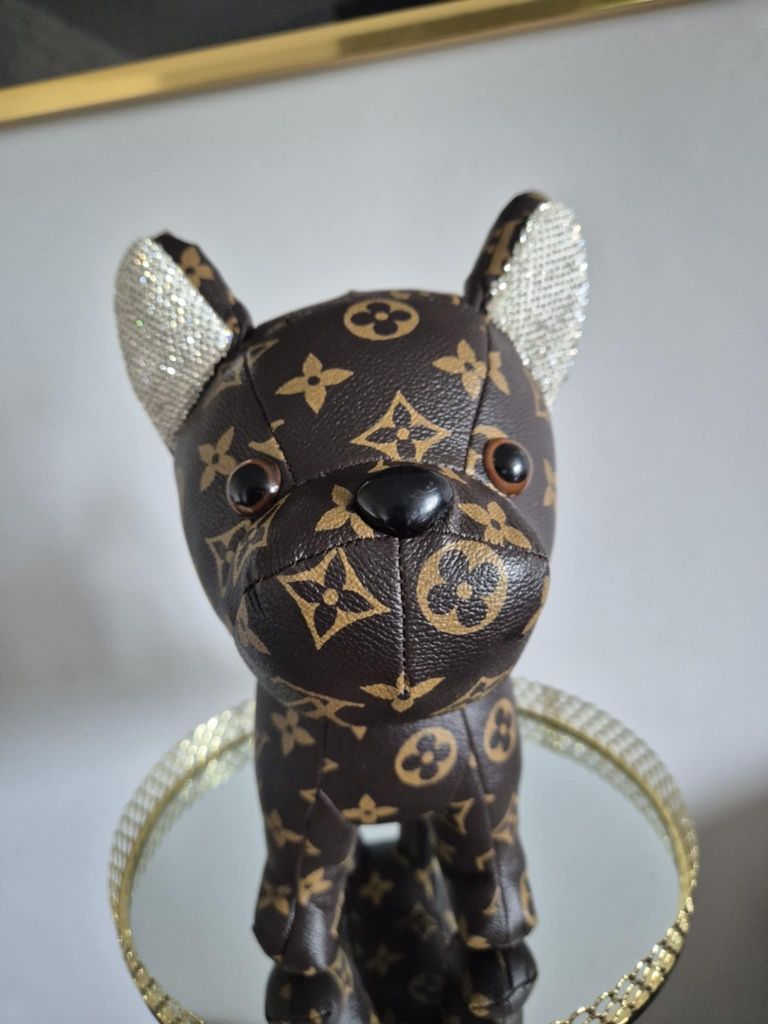 LV Mops Piesek Louis Vuitton