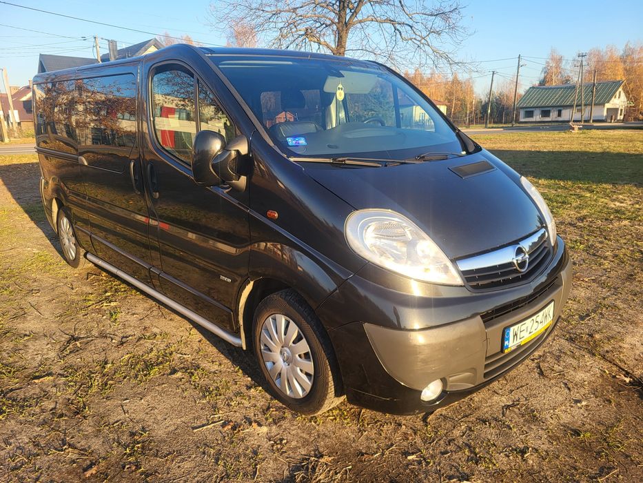 Opel Vivaro 2,5cdti LONG