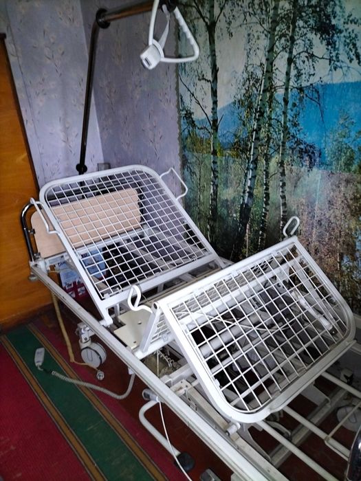 Продам ліжко для догляду за хворим.