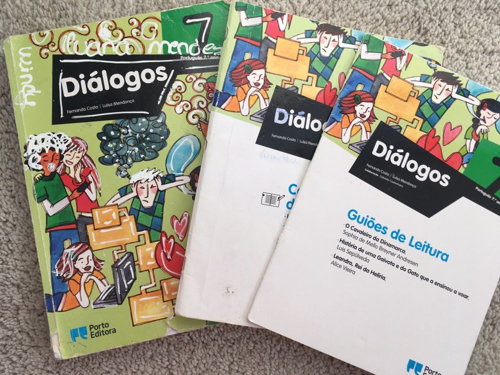 Manual português “Diálogos” 7° ano