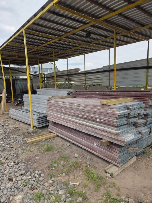 Używane rusztowanie elewacyjne fasadowe plettac dostępne ponad 8000m2