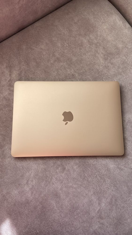 MacBook M1 APPLE новенький