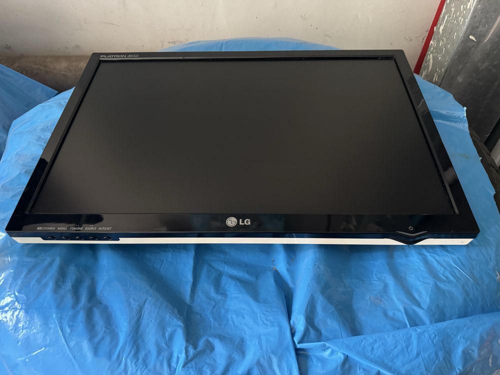 Монитор LG Flatron L206WTQ-BF