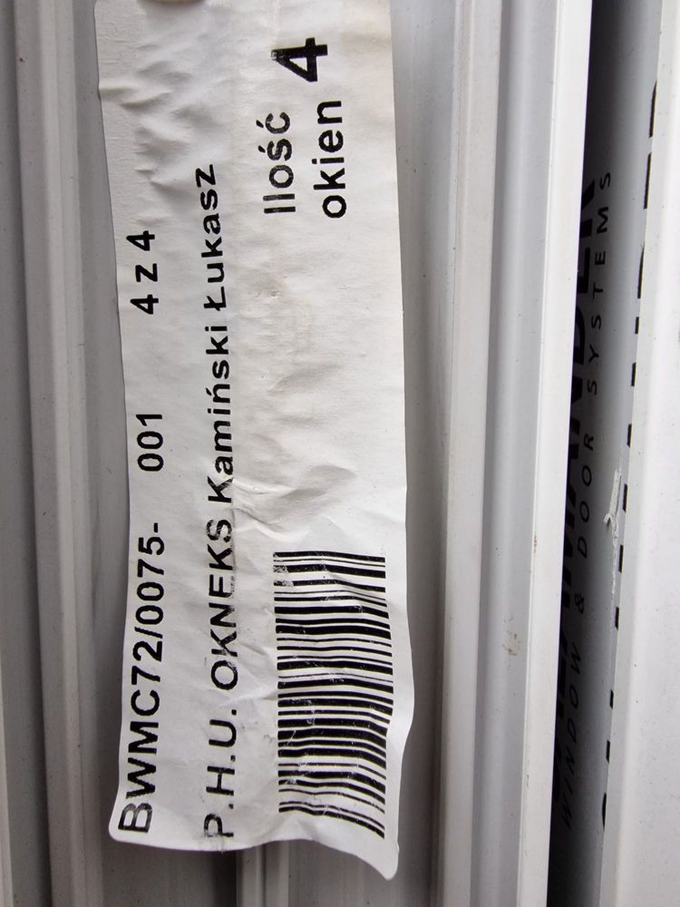 Okna x2, 1530x1060mm.