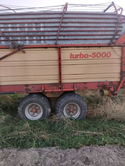 Przyczepa samozbierająca