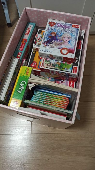 Puzzle, gry, książeczki