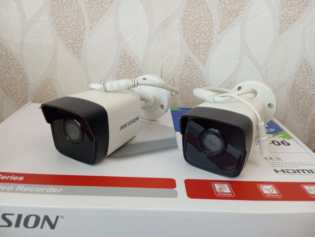 Відеоспостереження, комплект 2 камери і відеореєстратор Hikvision