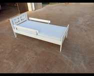Cama criança com colchão (Ikea)