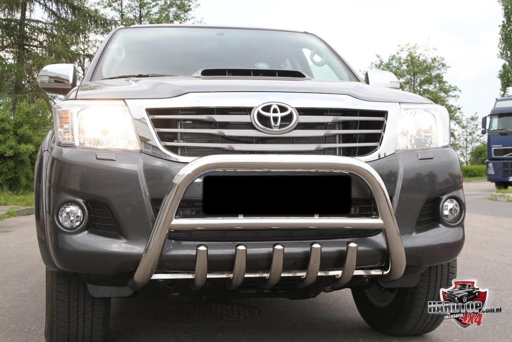 Orurowanie przednie, kły, baranek Toyota Hilux