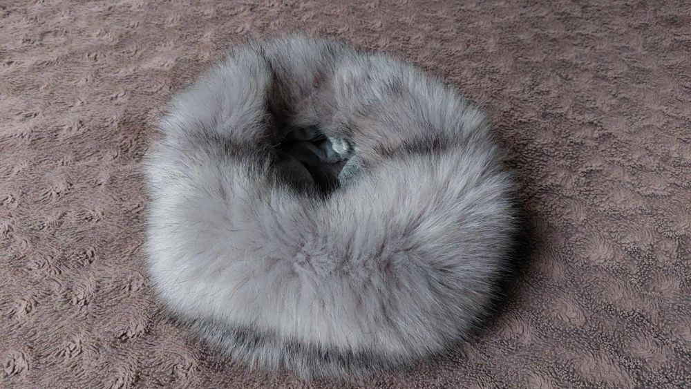 Szal, komin Orsay z ,,futerkiem,,