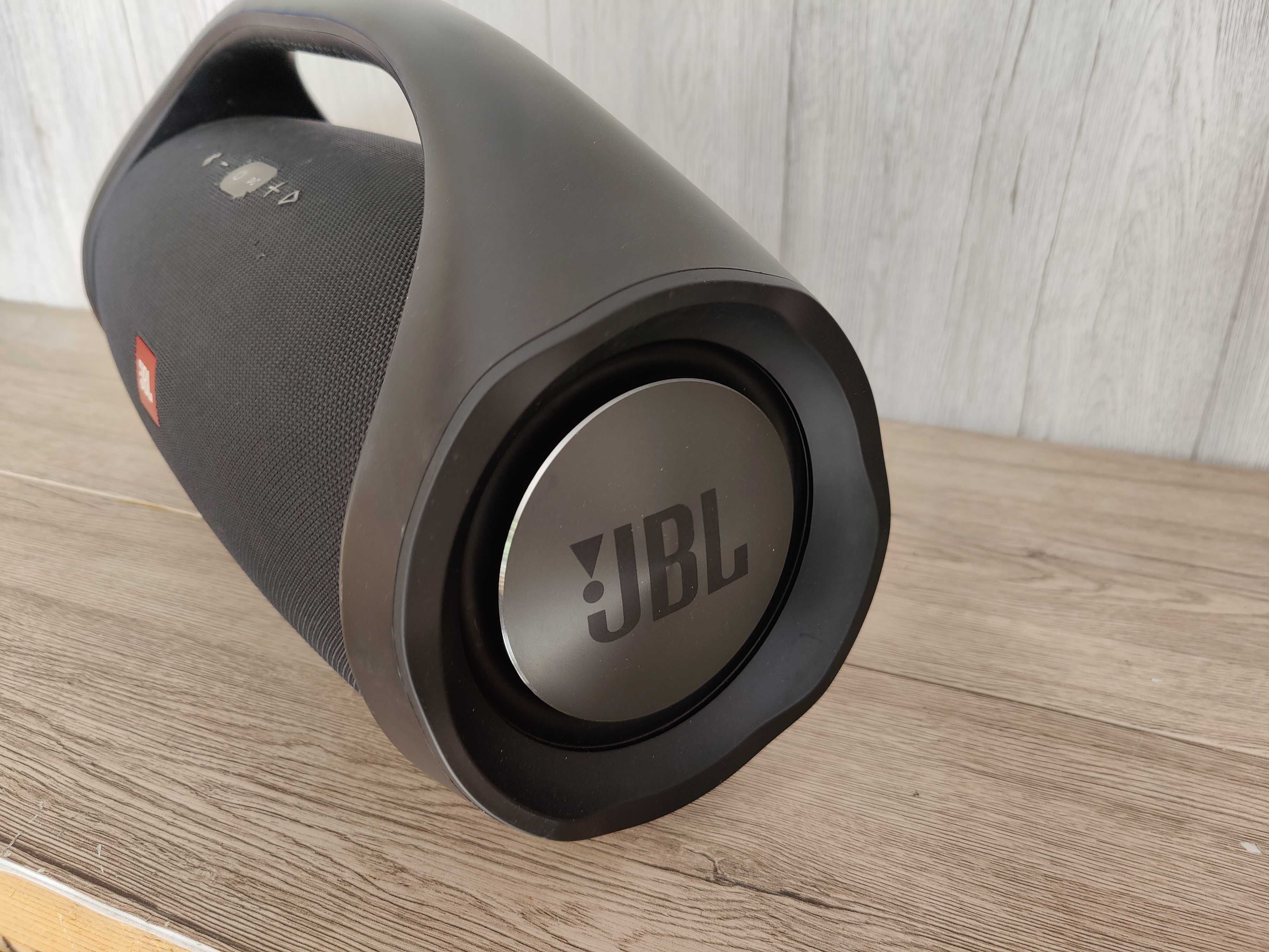 Портативная акустика JBL Boombox