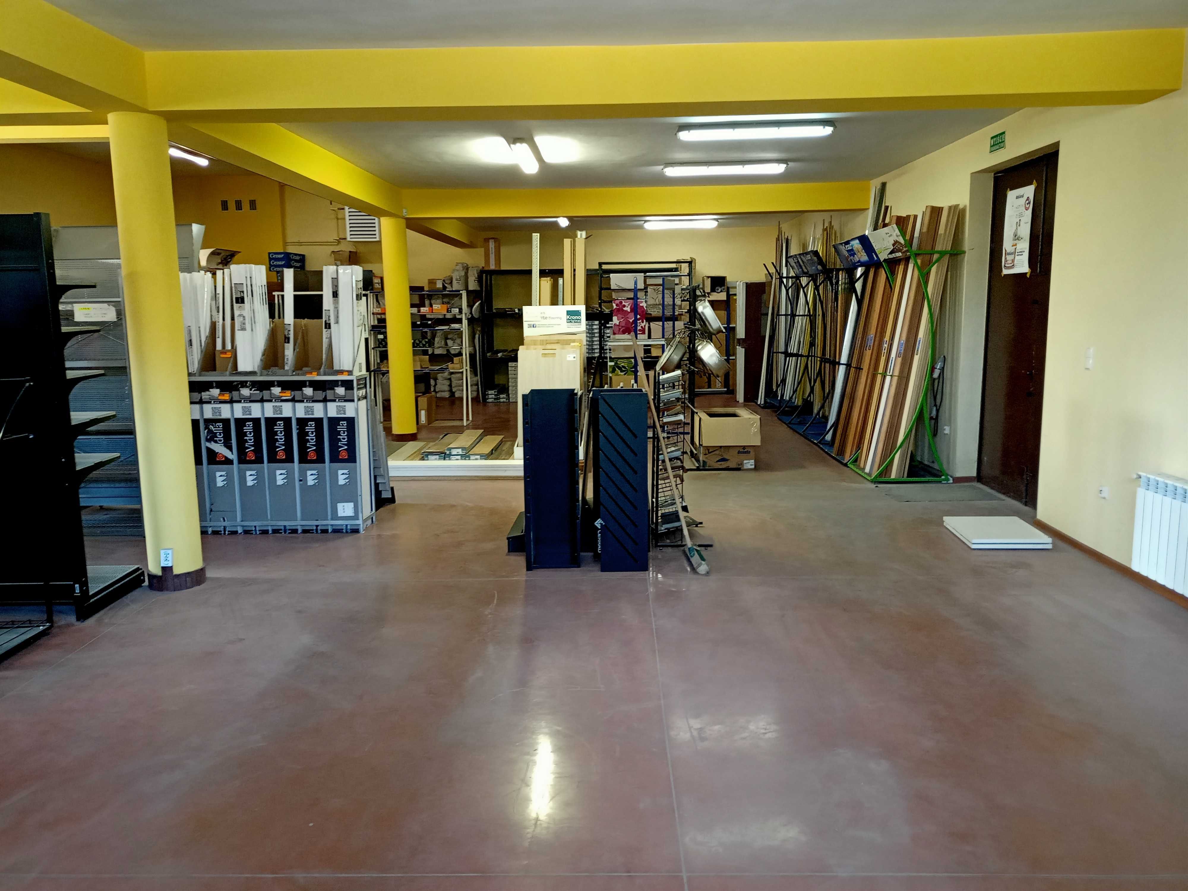 Lokal handlowo-usługowy do wynajęcia 287 m2 główna ulica w Tłuszczu