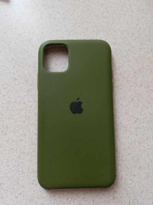 Чехол на IPhone 11.