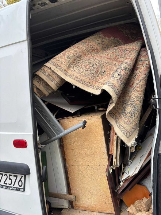 Wywóz i wynoszenie starych mebli – opróżnianie mieszkań, piwnic