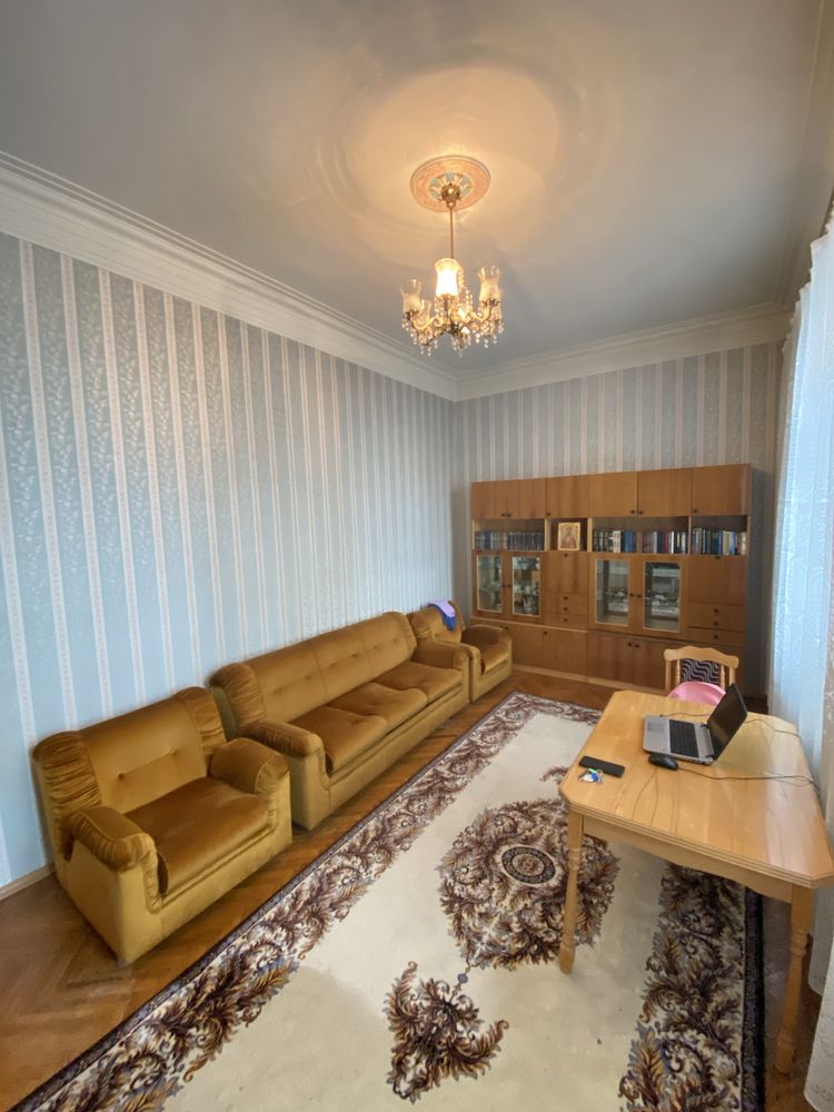 Продам 4-ком квартиру, центр, Інституцька 20/8, Липки, Шовковична