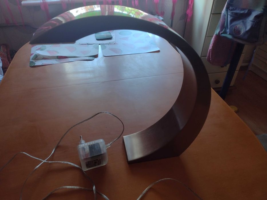 Lampa stołowa LED Silver Moon z włącznikiem sensorowym