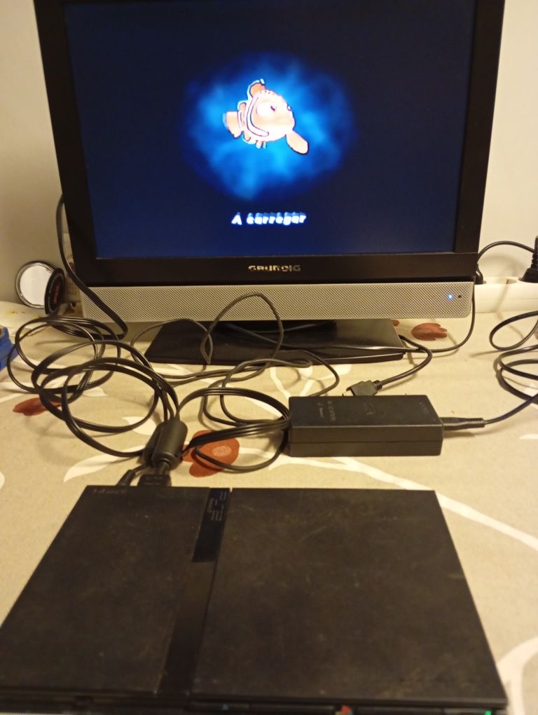 Ps2 Slim com cabos