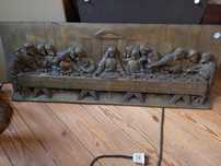 Grande escultura em metal assinada última. Ceia