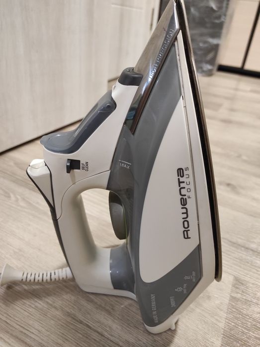 Утюг Rowenta focus