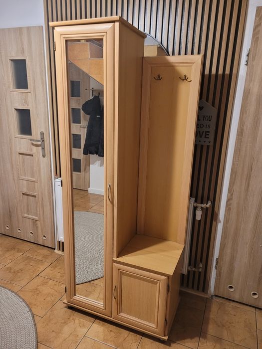 Szafa z lustrem do przedpokoju szafka stojąca z lustrem wieszakami