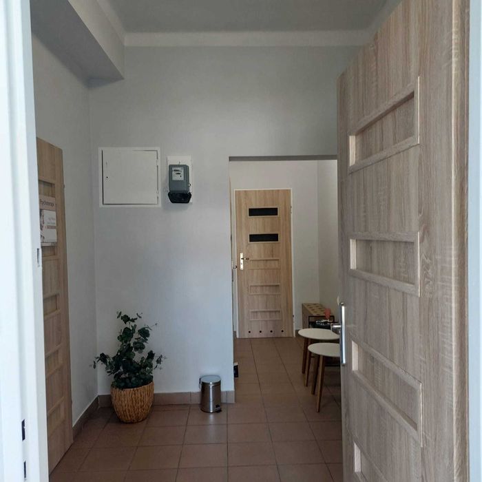 Lokal handlowo - usługowy do wynajęcia w centrum Starachowic - 32m2