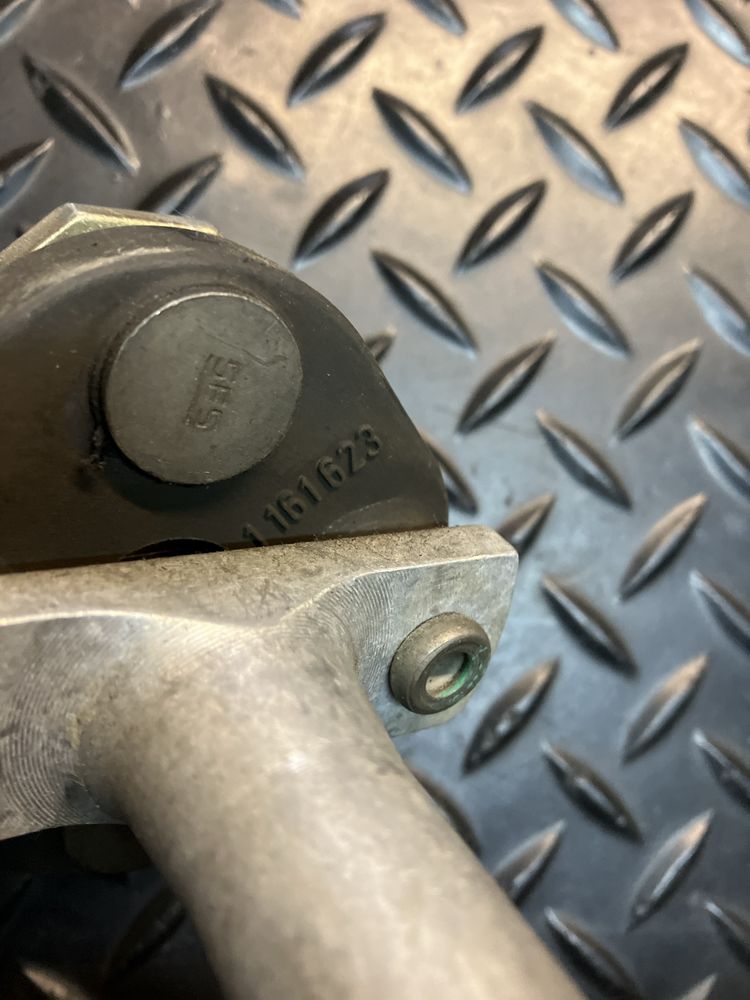 BMW E39 - krzyżak kolumny kierowniczej