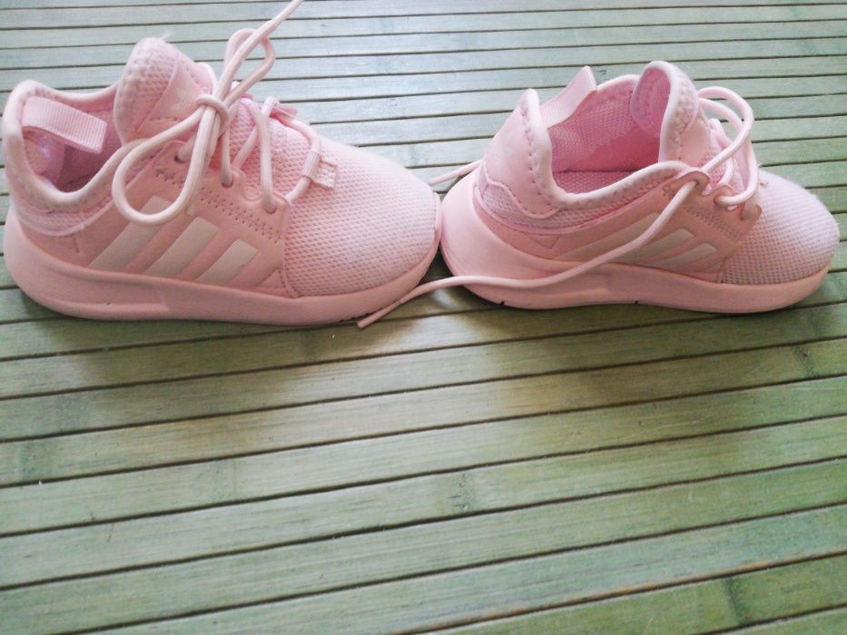 Ténis adidas novos para menina n23