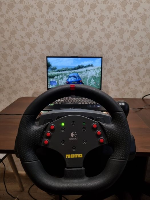 Ігрове кермо logitech momo racing ІДЕАЛ!