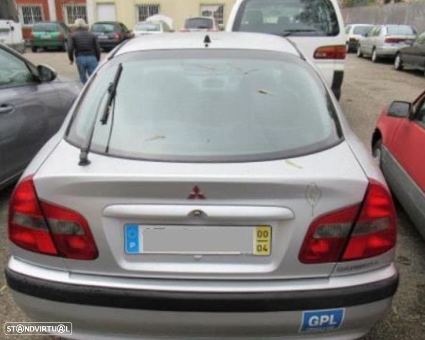 Mitsubishi Carisma 1.6i de 2000 disponível para peças