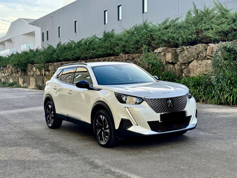 Peugeot e 2008 praticamente novo