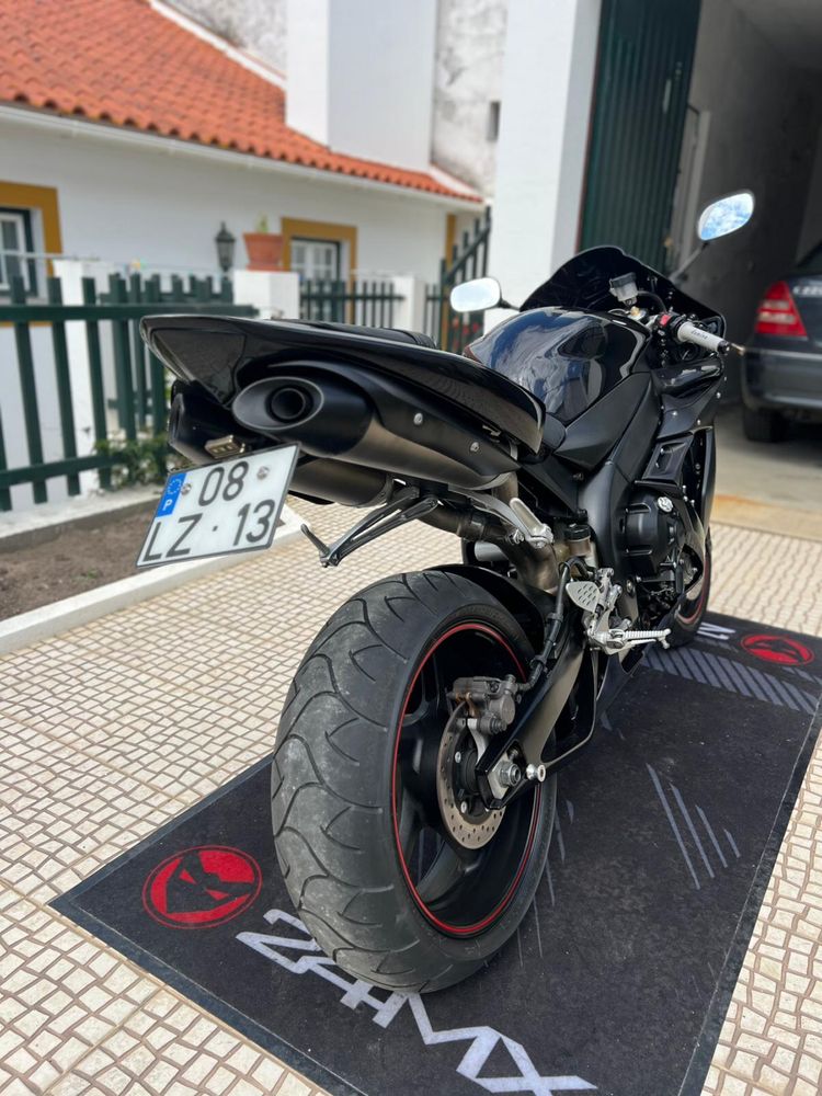 Yamaha R1 2006 Como Nova