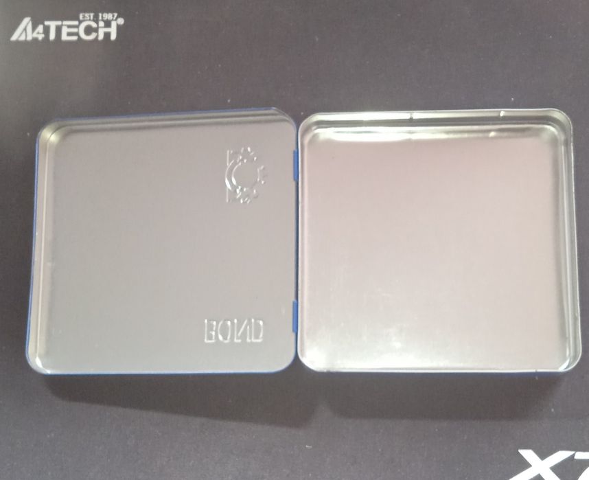 Коробочка жестяная