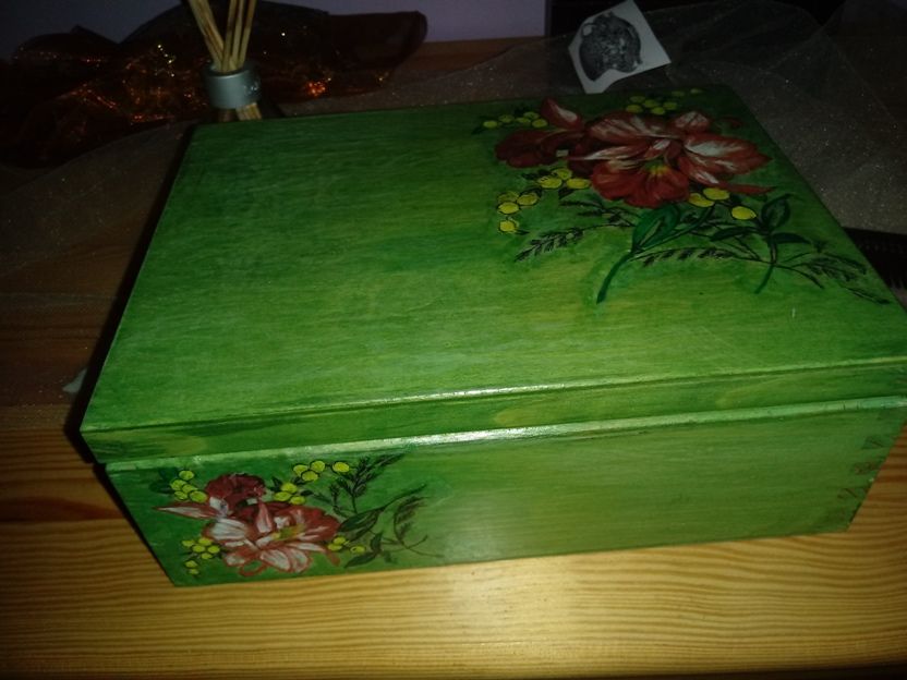 PUDEŁKO na zegarki lub biżuterię, herbatę. technika decoupage