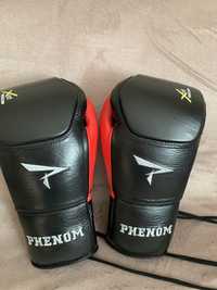 Боксерские перчатки Phenom
