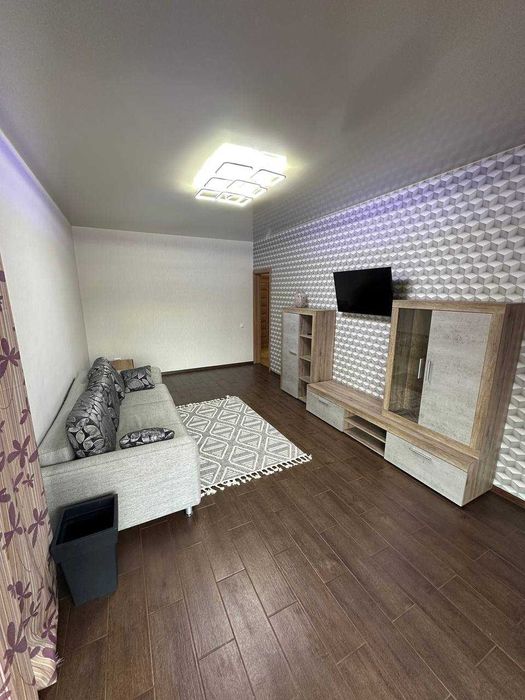 Здається 2 кімнатна квартира 62 м2