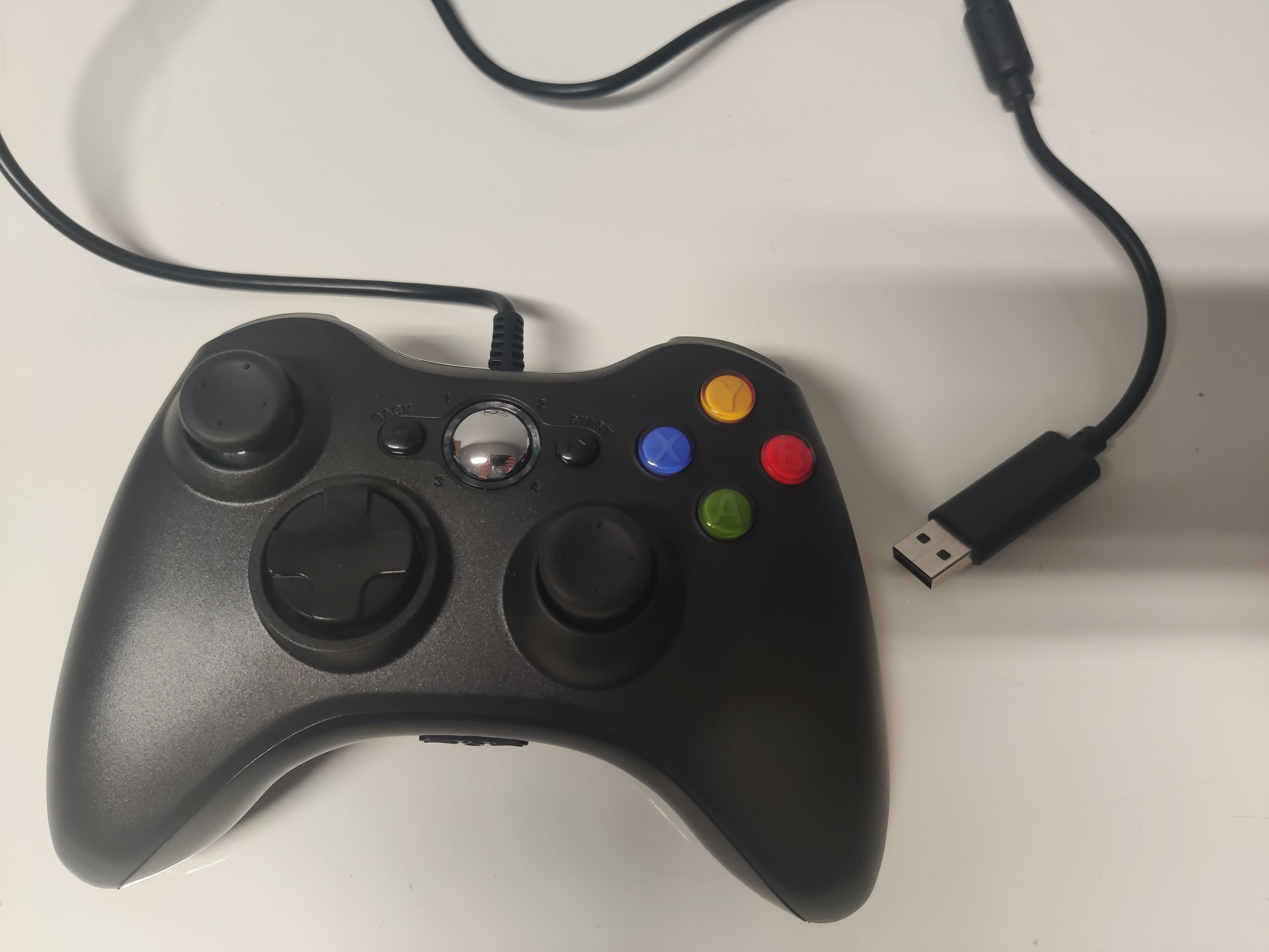 Kontroler przewodowy Diswoe Xbox 360 Gamepad do PC/Xbox 360
