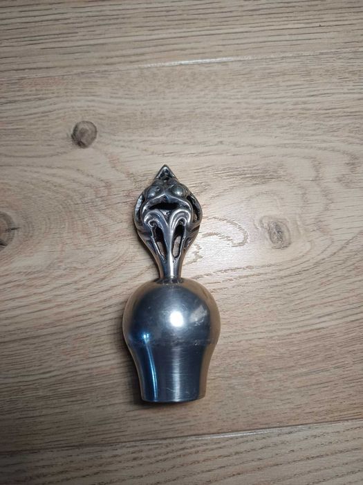 Garrafa de Vinho em Estanho 95% – A.M. Vieira