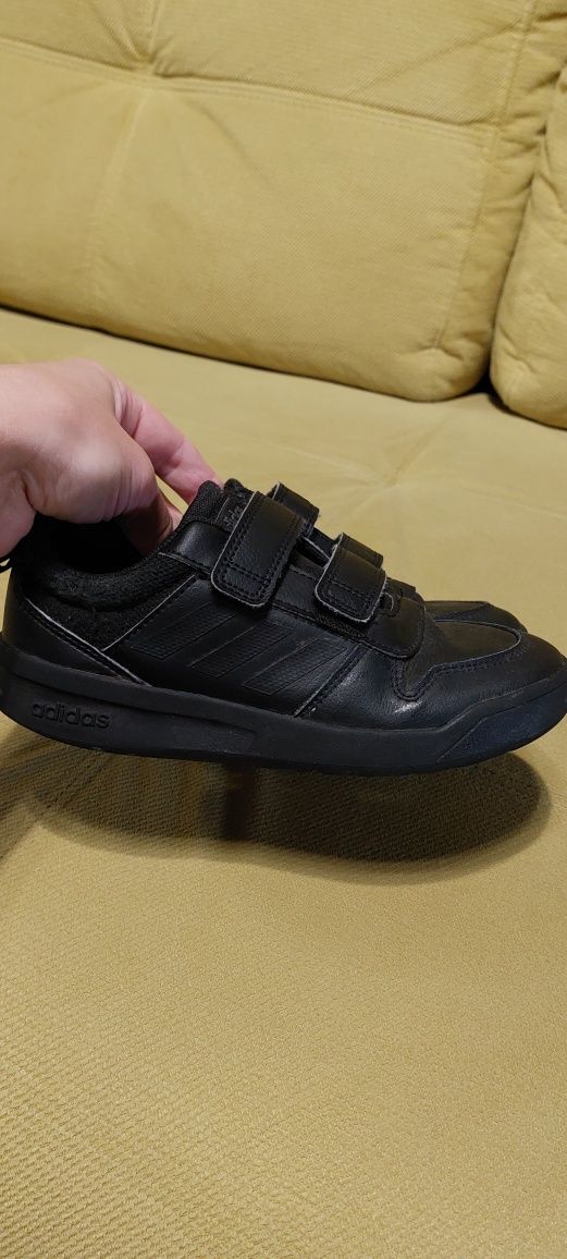 Кожаные кроссовки, кеды adidas р.33