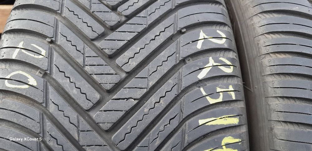 Opony Wielosezonowe 225÷45÷18÷.HANKOOK.250 zł szt.Adres-ZALESIANY 33 A