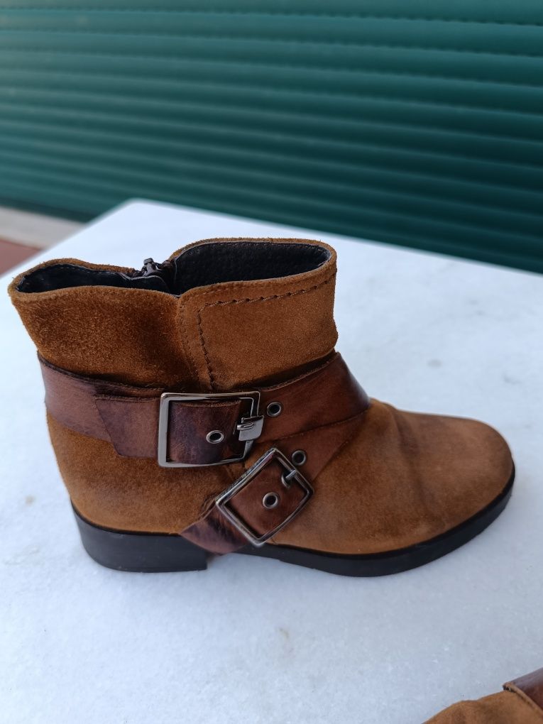 Botas - Mulher - Tamanho 36
