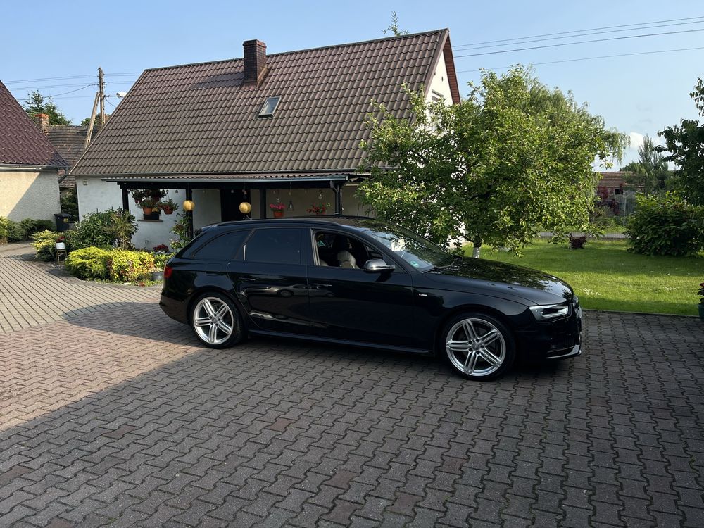 Audi A4 2.0 TDI QUATTRO S-line