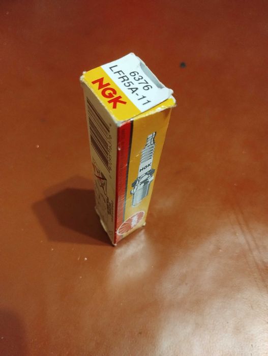 Свічка запалювання NGK LFR5A-11  ( 6376 )