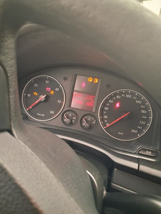 Sprzedam Volkswagen Golf V 1.9TDI 2005 rok